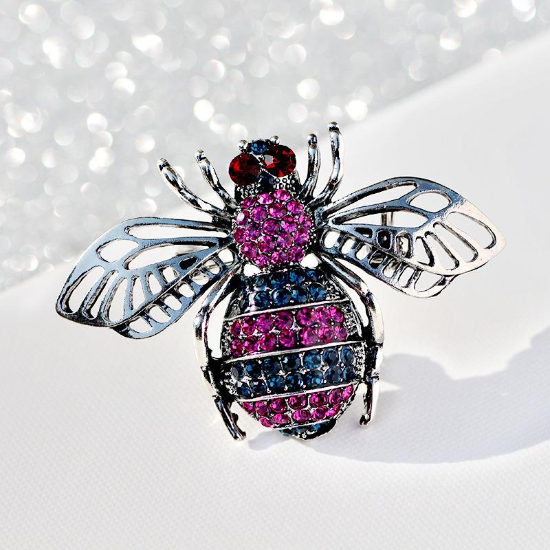 Rhinestone Bee Brooch - Women s Fashion Accessory