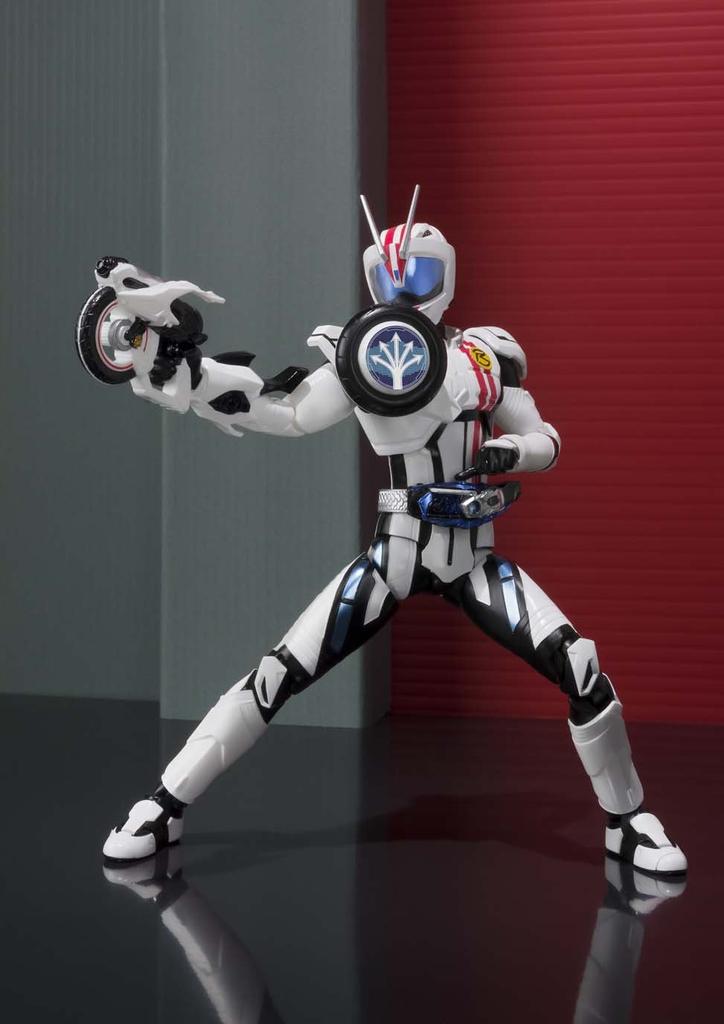 TAMASHII NATIONS Kamen Rider Mach SHFiguarts (s bonusem pro první účast)