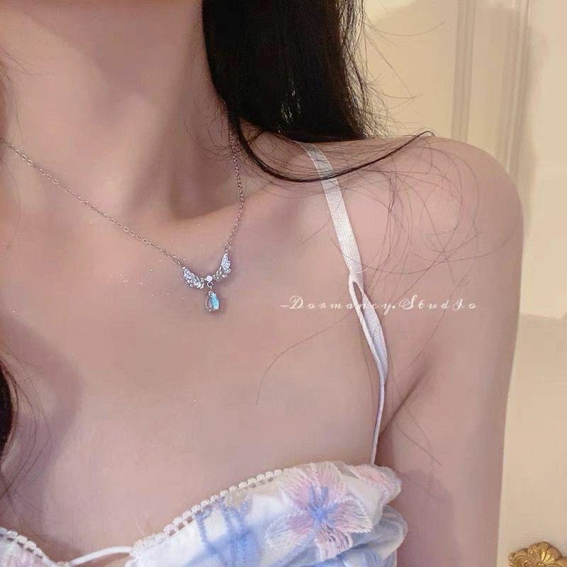 Angel Wings Niche Design Necklace Female Moonstone Versatile Simple Super Immortal Versatile Beautiful Clavicle Chain