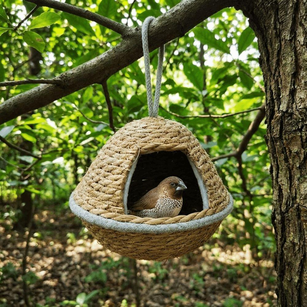 Cottage Style Weaved Bird House Hand-Woven Vintage Hanging Parrot Nest Breathable Bird Breeding Nests Courtyard Decoration
