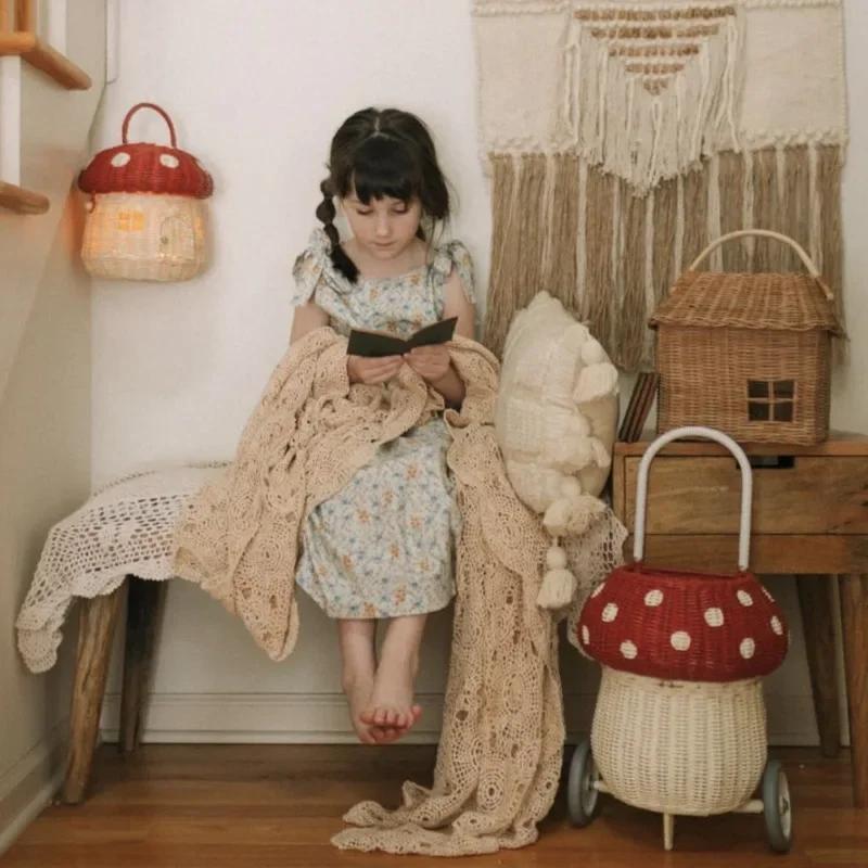 Nordycki Dziecięcy Kosz do Przechowywania Tkany z Rattanu Grzyb Wózek Ręczny Dekoracja Pokoju Dziecięcego Rekwizyty Fotograficzne do Przedszkola