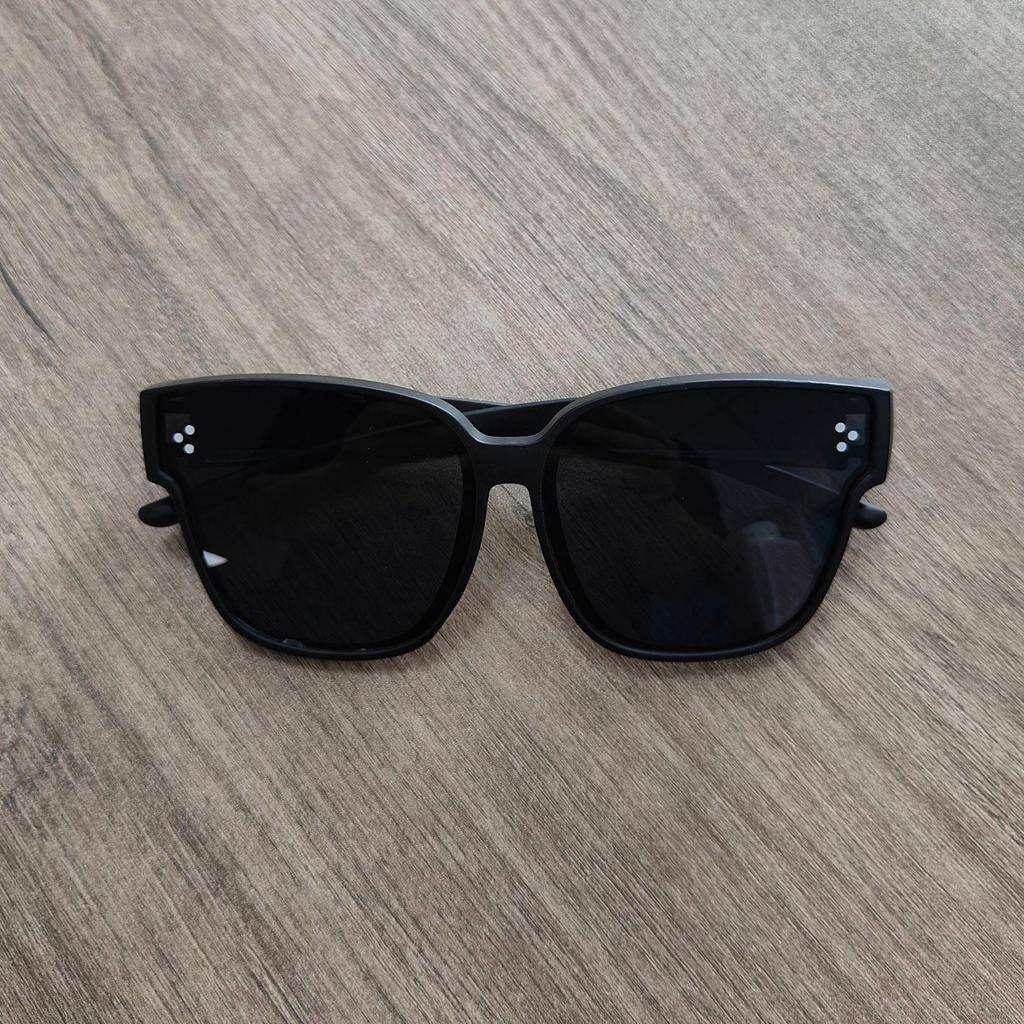 G-Family Gradient Blush Multi-Color Sunglasses with Vertical Rice Nail Design