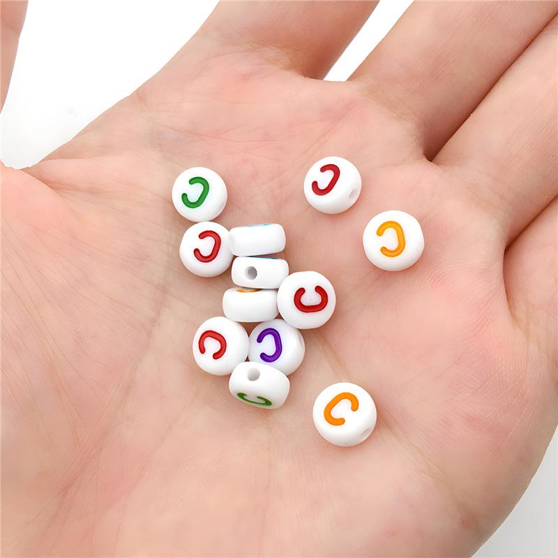 7mm 100ks Akrylové ploché kulaté korálky Černé Bílé Barevné Korálky s písmeny abecedy DIY Náramek Náhrdelník Šperky Řemeslné navlékací potřeby