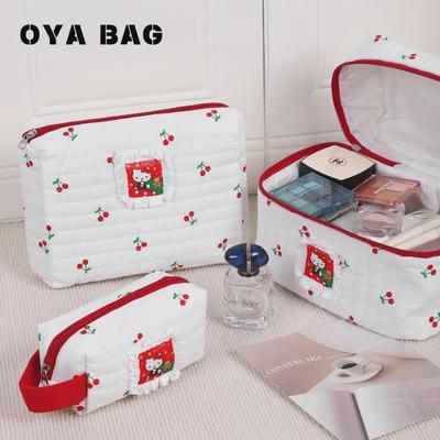 "Large Capacity Cherry Cat Quilted Cosmetic Bag – Cute & High-Value for Students"