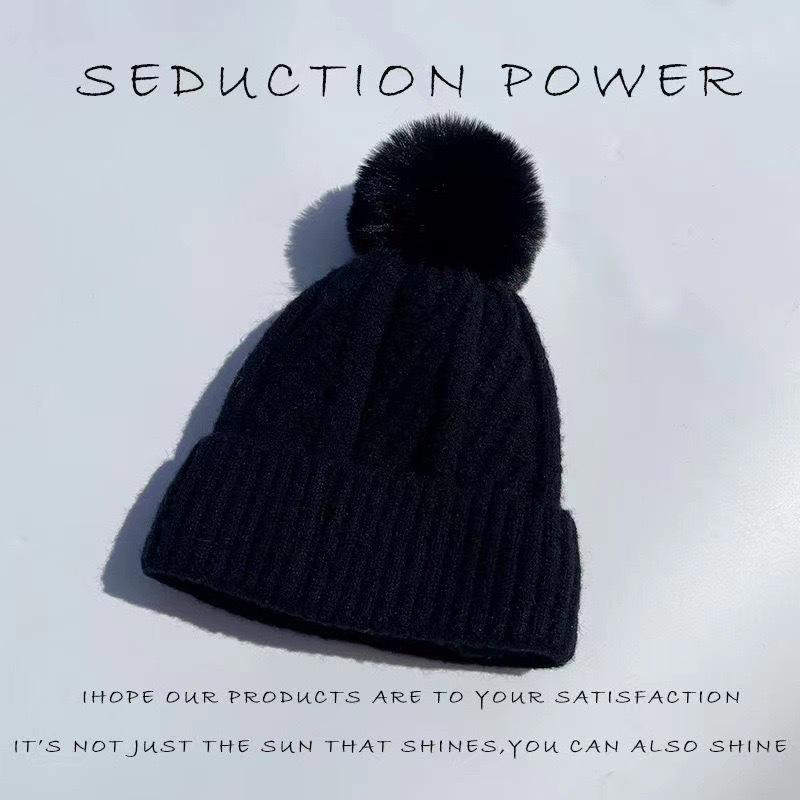 

Autumn and winter warm knitted hat for women with large pom-pom, solid color, European and American style, thickened, suitable for outdoor cycling Single-Ball Twist-Black