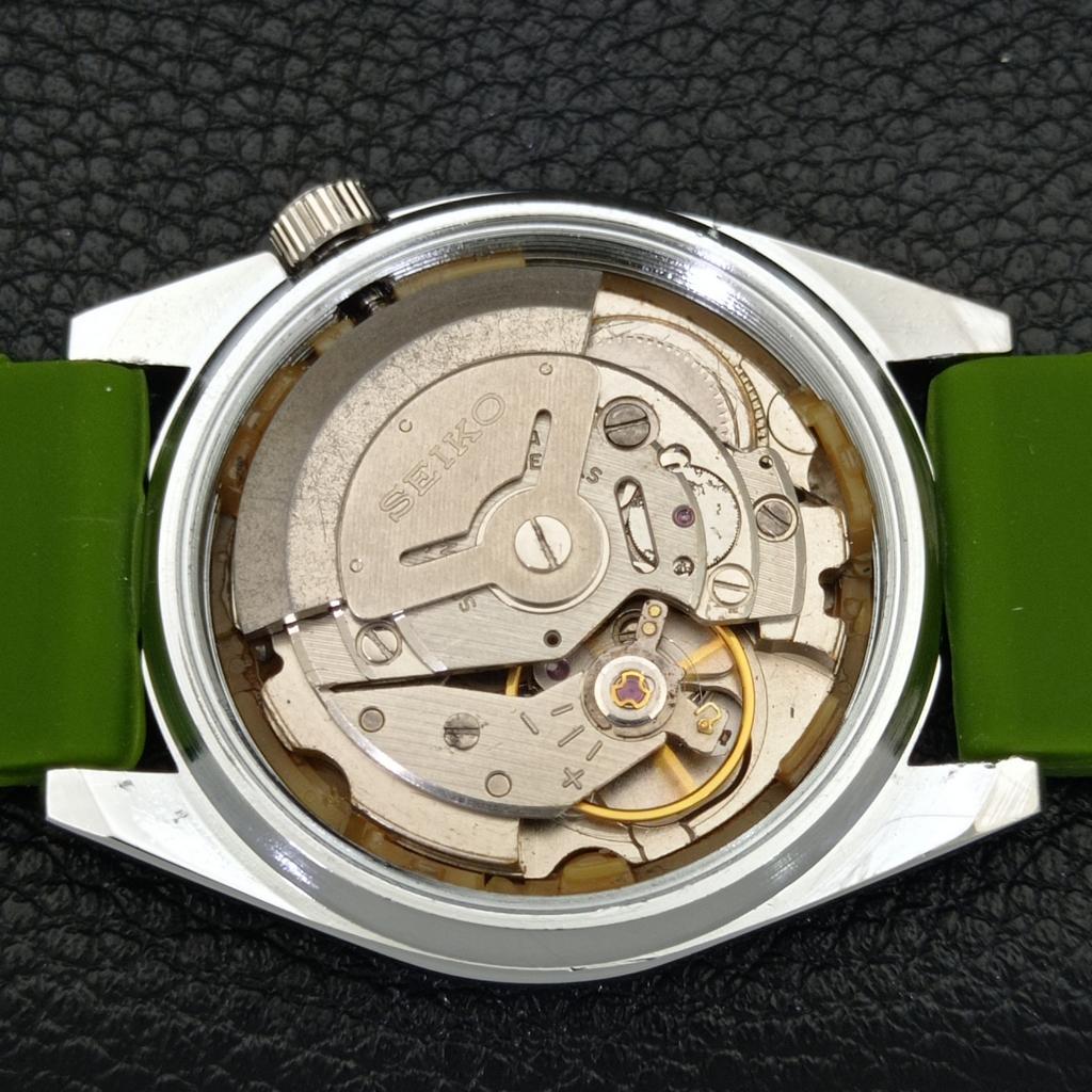 AUTOMATIC VINTAGE REFURBISHED SEIKO 5 JAPAN MENS GREEN DIAL WATCH a440433-4 Sk-a440433