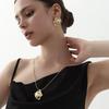 Elegant Pleated Pendant Necklace: Versatile, Fashionable, High-End Design for a Luxurious, Unique Touch.