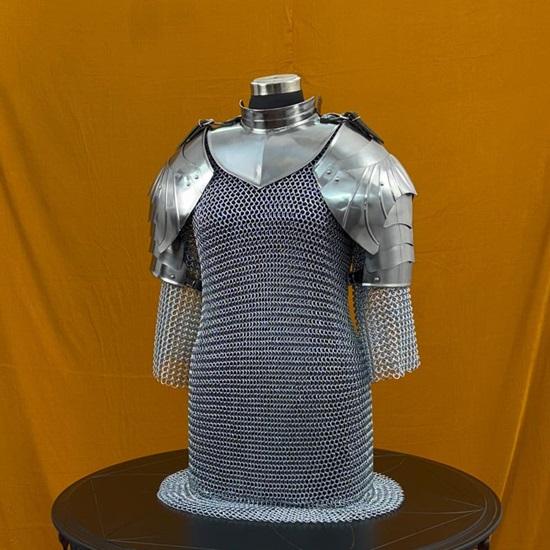 Royal Women's Chainmail Armor Set  Elegant Medieval Battle Gear with Pauldrons Gorget for , Cosplay Historical Reenactments
