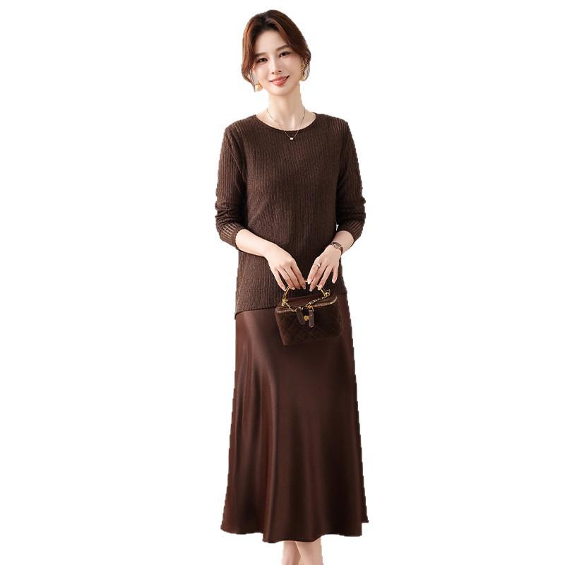 Elegant Spring Suit: Fashionable Two-Piece Set for Middle-Aged and Elderly Women