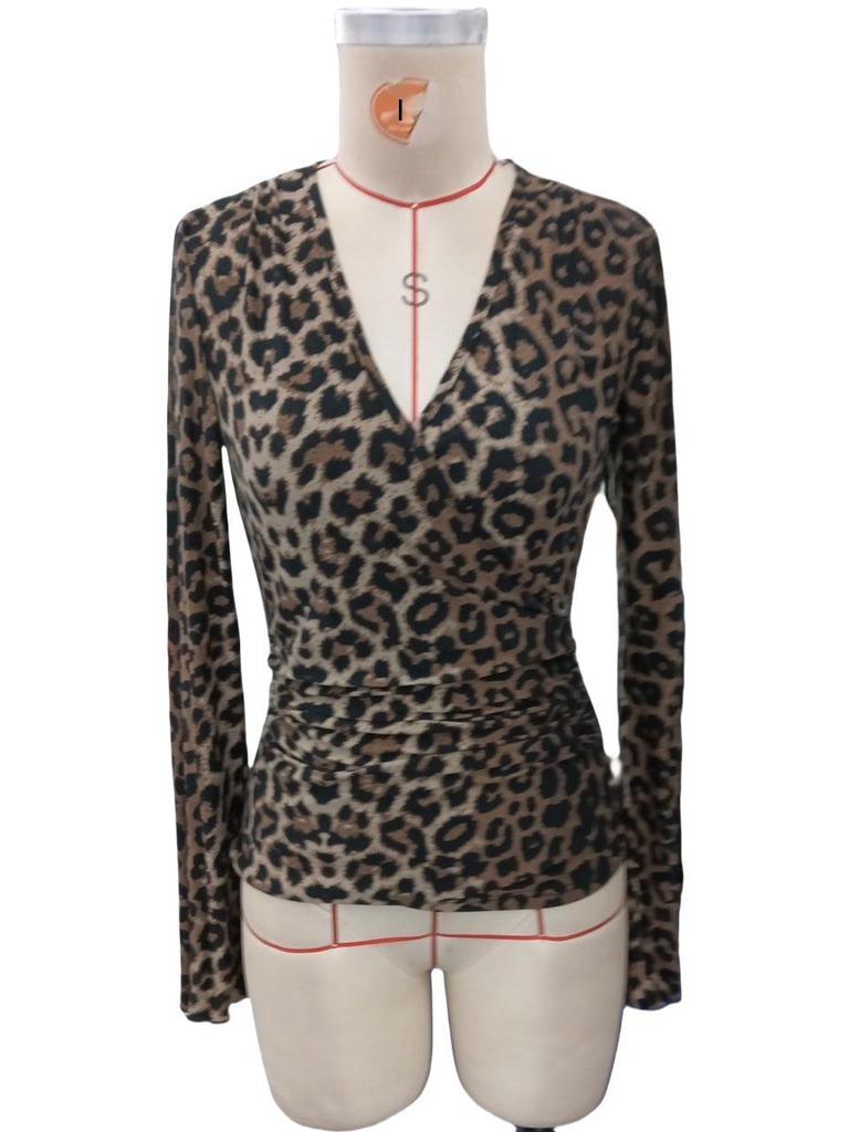 Euro-American Leopard Print Layered V-Neck Bell Sleeve Slim Fit Knitted T-Shirt for Women (2025 Collection)