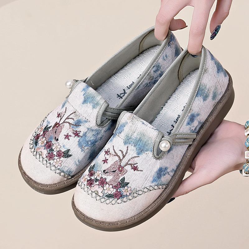 Shoes Women's New Versatile Spring Embroidered Shoes Beijing Cloth Shoes Women's Hanfu Shoes Casual Shoes