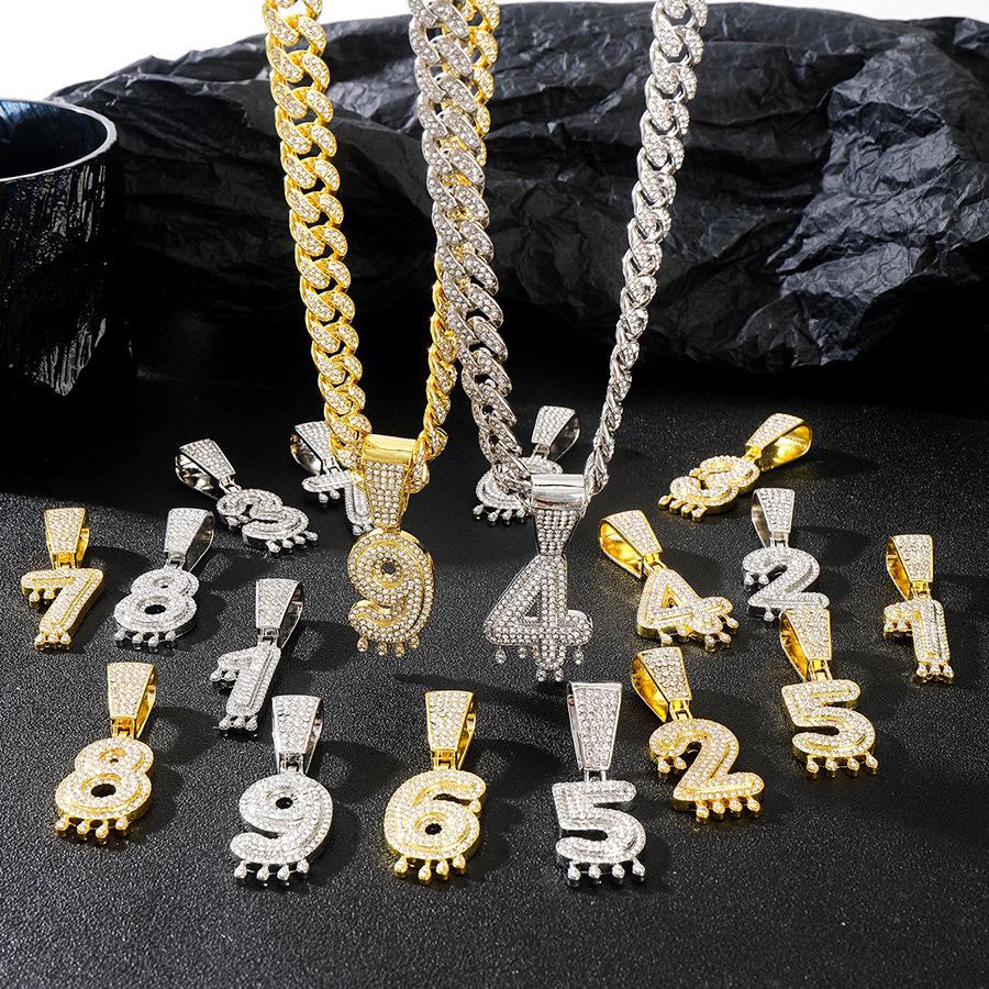 Set di collane con pendente 3D con numeri arabi in strass, stile europeo e americano, con catene cubane e a spirale in lega