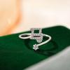 Bague de luxe pour femme Banyan Tree en argent avec nom de famille - Design personnalisé haut de gamme pour l'index