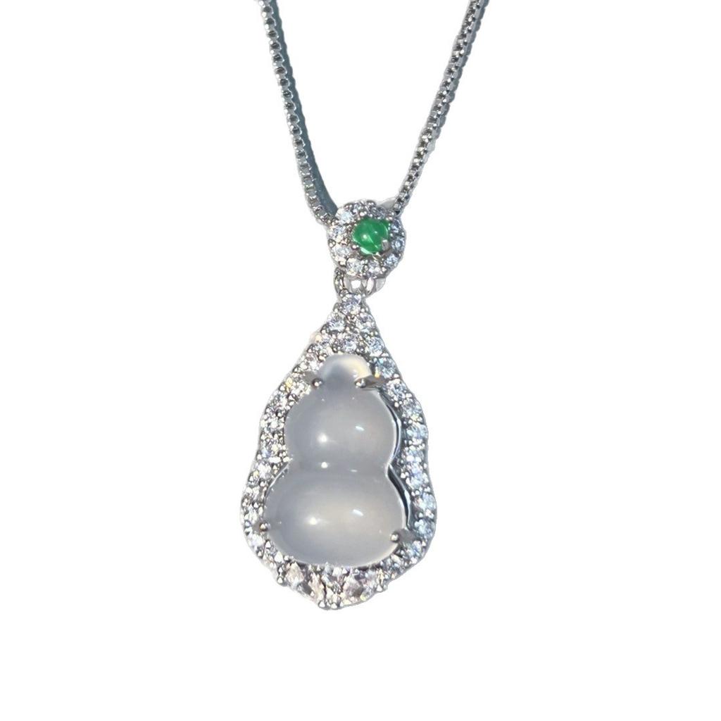 Glacier Gourd New Chinese Style Natural Ice-Translucent White Chalcedony Necklace with Fortune and Prosperity Agate Pendant, High-End Clavicle Chain