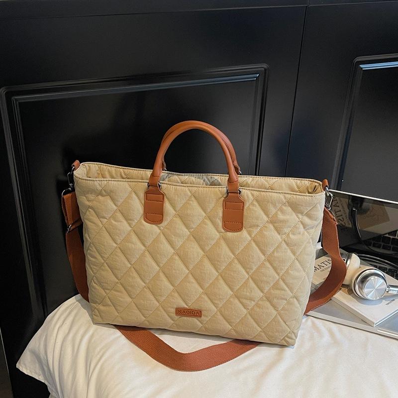 New Diamond Casual Cotton Bag Fashion Handbag Commuting Versatile Cotton Padded Shoulder Bag Large Capacity Messenger Bag Women