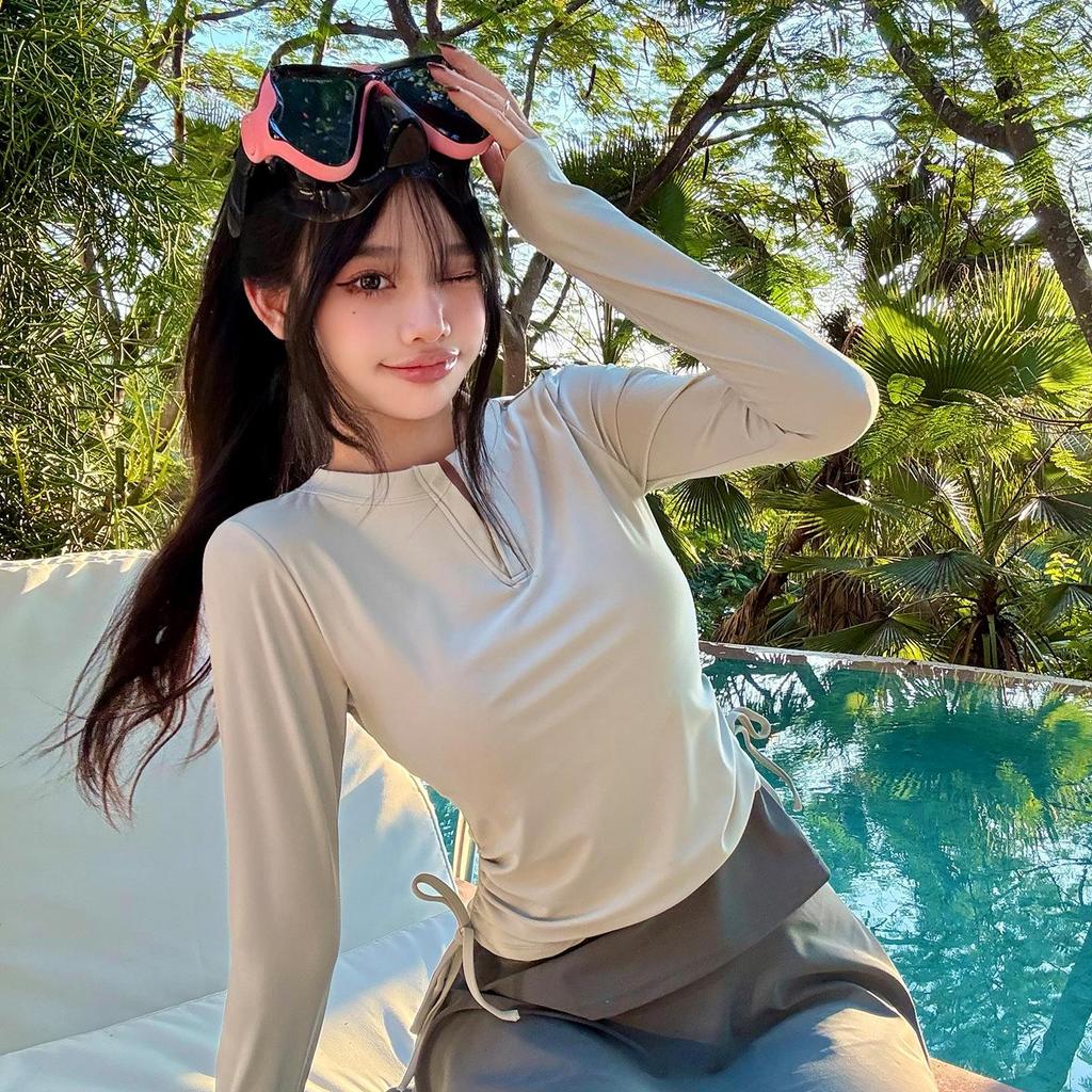 2026 Women's Slimming Wetsuit: Conservative Sun-Protective Swimwear with Long Sleeves and Pants for Surfing & Hot Springs
