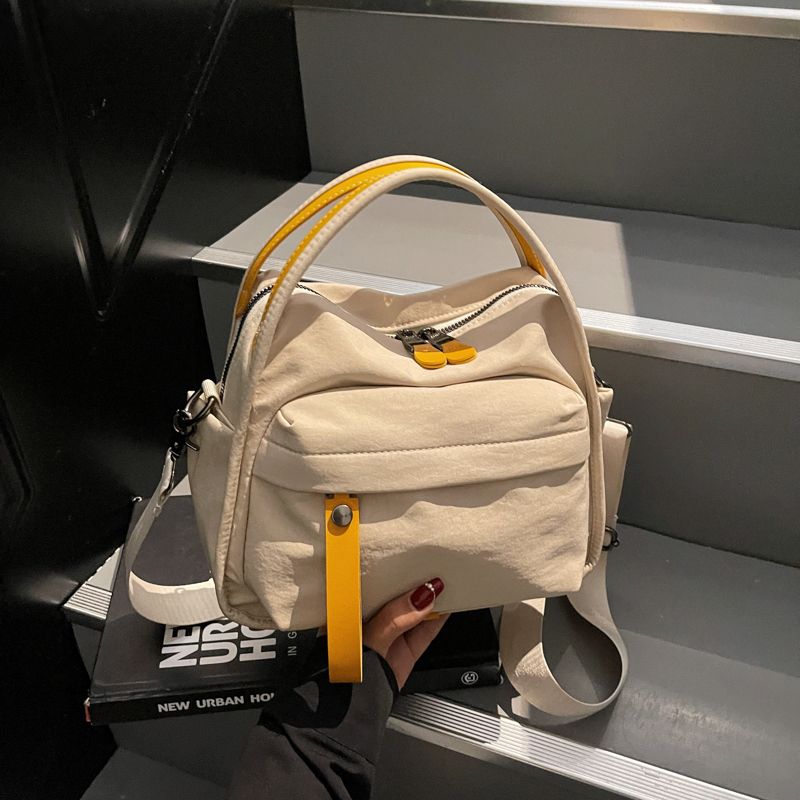 

Japan fashion Casual Lightweight All-Matching Nylon Cloth Small Bag 2025 New Fashion Shoulder Messenger Bag Commuter Handbag Khakis