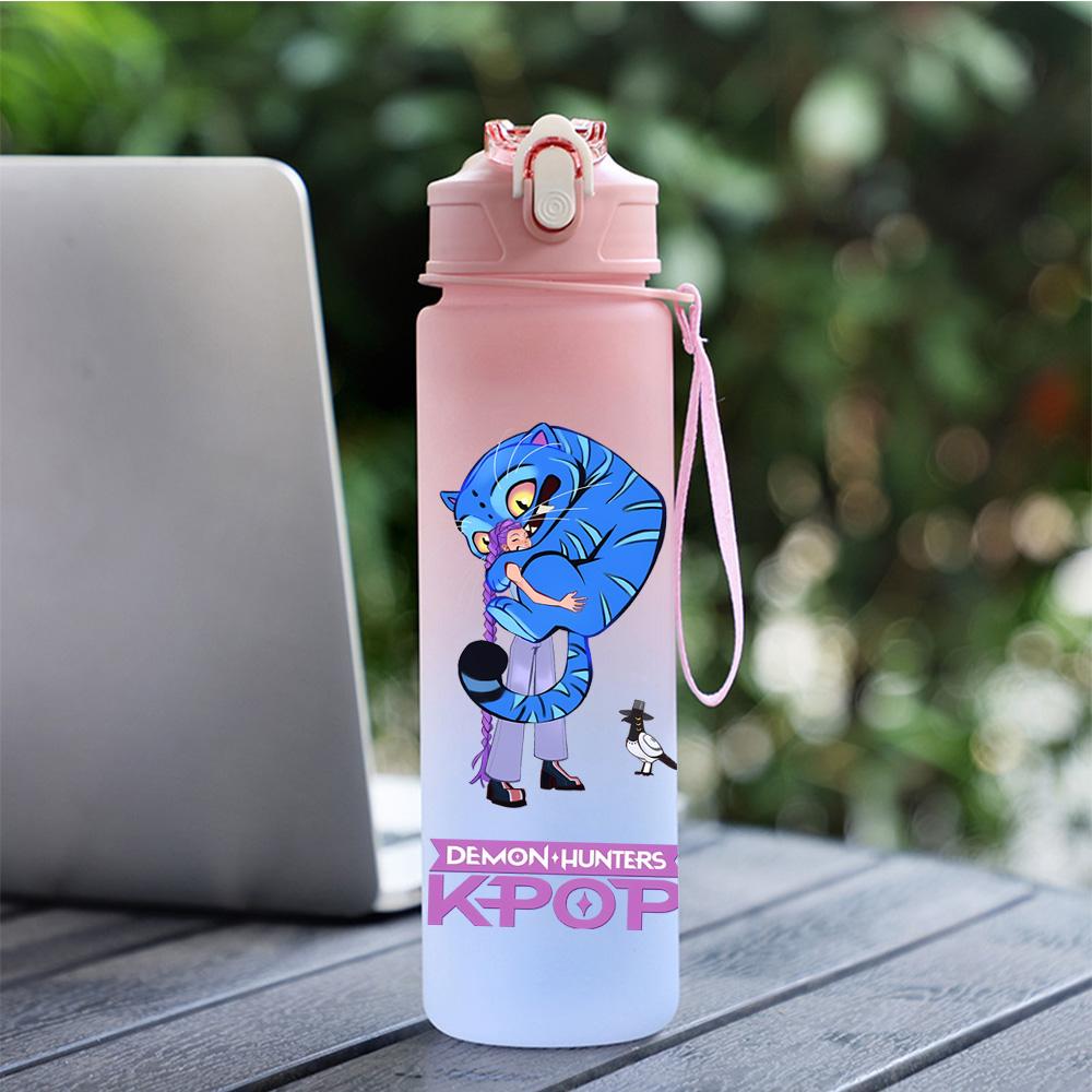 750ml Wasserflasche K-Pop Demon Hunters Bedruckt Große Kapazität Trinkbecher Tragbar Outdoor Sport Wasserbecher Kinder Kinder Geschenk