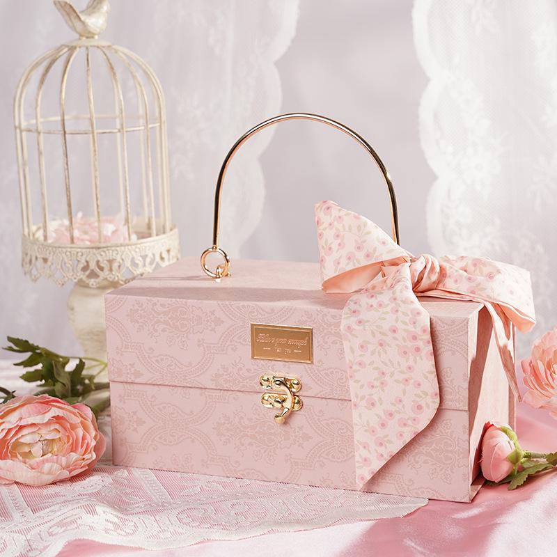 Red Wedding Favor Box with Silk Flower for Bridesmaids and Groomsmen