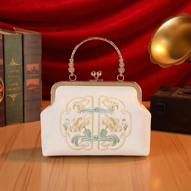 Elegant Embroidered Hanfu Bridesmaid Clutch - Stylish Button Handbag