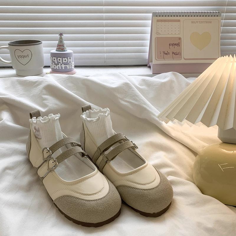 

Ретро уродливые милые туфли на плоской подошве с большой головой для женской летней коллекции 2025 года, с круглым носком, с мелким вырезом, повседневные универсальные туфли Мэри Джейн 40