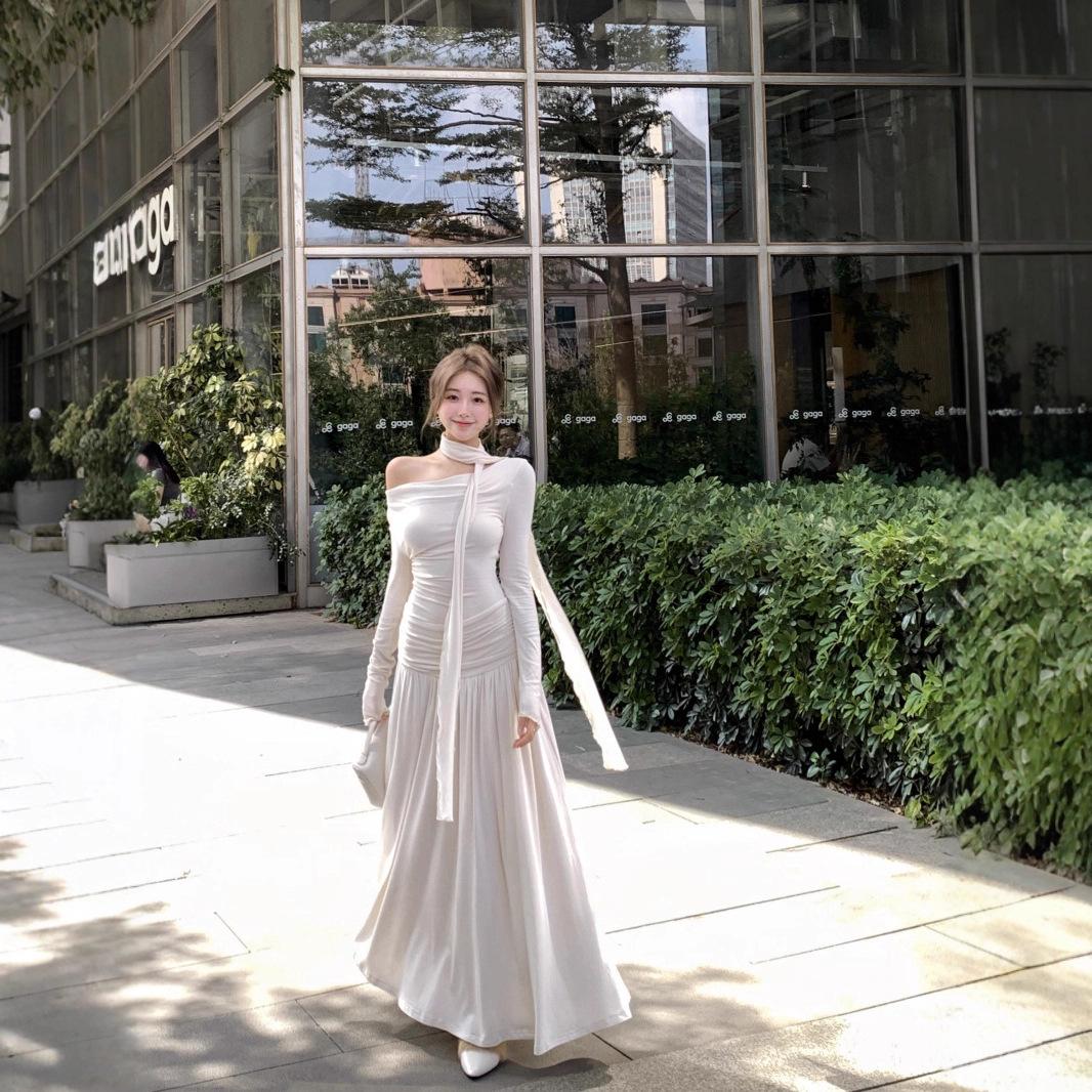 

Sichuan West Xinjiang Yunnan Holiday Dress Autumn and Winter Beige One-word Shoulder Long Sleeve Dress Small Special Edition S