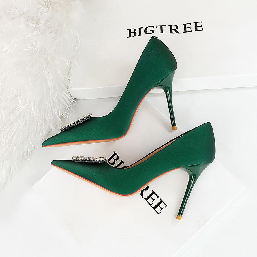 Módní banketové vysoké podpatky dámské jednoduché boty s mělkými ústy špičatými vodami s diamantovým knoflíkem