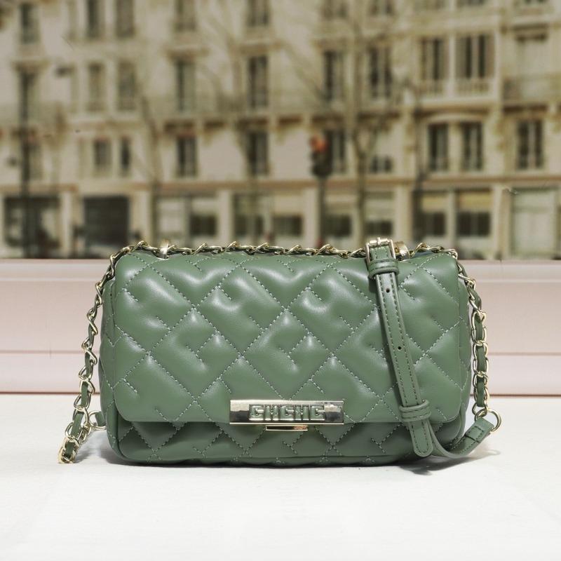 

Women s chain shoulder messenger bag versatile embroidered thread bag fashionable leisure commuter bag women length 25cm, width 7cm, height 14cm