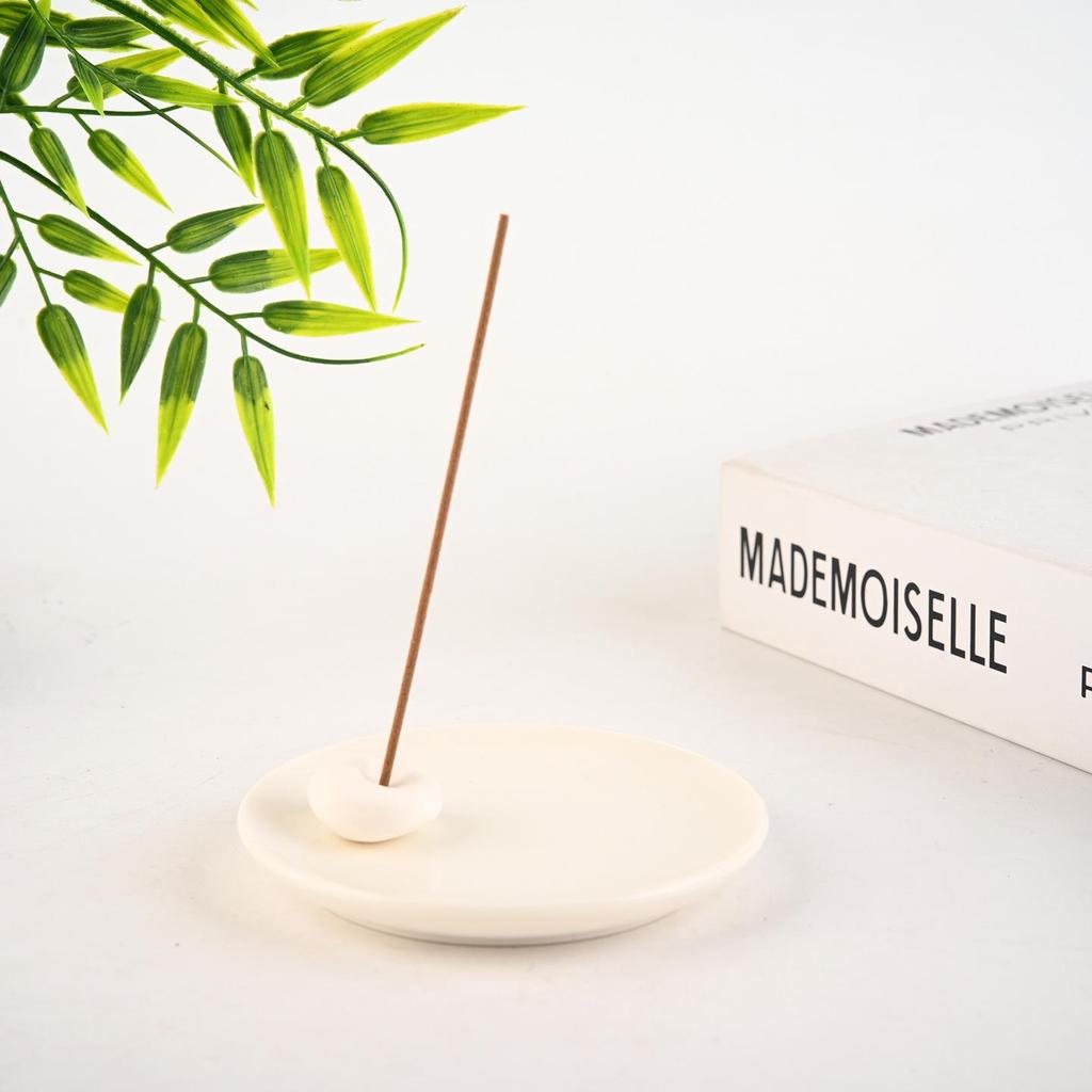 Minimalist Mini Japanese Incense Holder – Travel-Friendly Stand & Burner Ornament