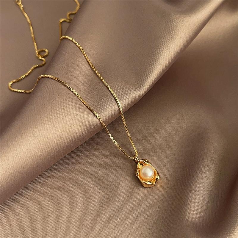 French Style Elegant Natural Pearl Heart Shape Women's All-Match Niche Light Luxury Snake Chain Sweater Chain Real Gold Plating