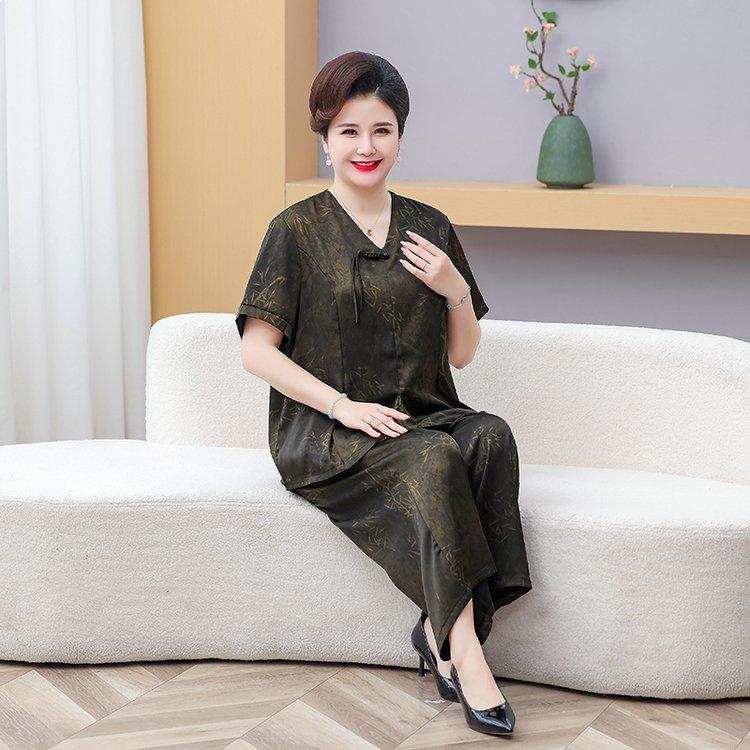 Summer Chinese Style Two-Piece T-Shirt Set for Middle-Aged Women - Plus Size, Loose Fit, Short Sleeve