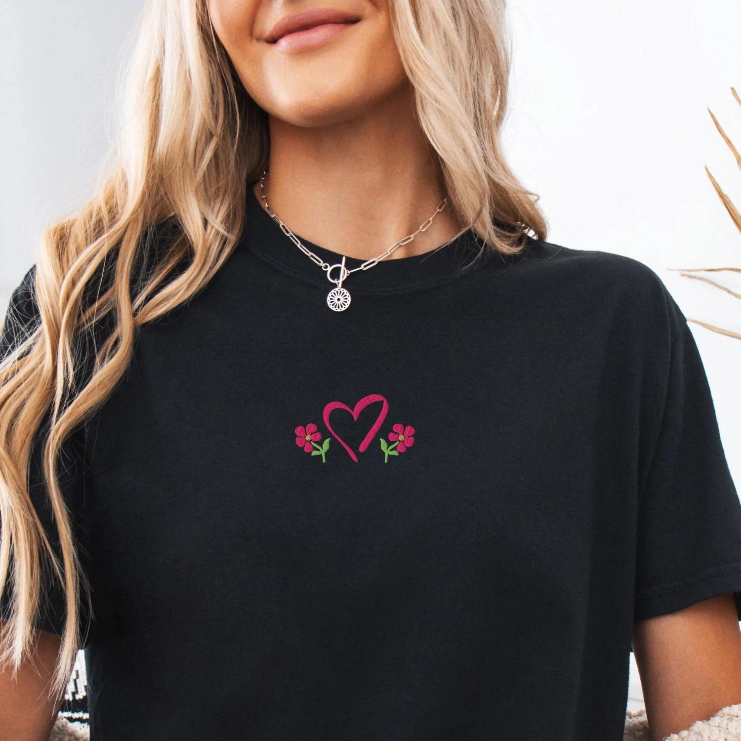 

Y2k omen Men Clothes Unisex Round Neck Tee Tops Simple Flowers Heart Graphic Printing T-shirts Cotton Soft S чёрный