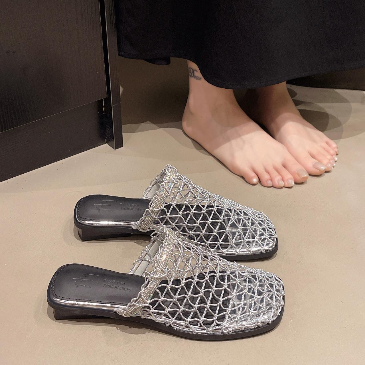 

Баотоу полутапочки женские для улицы 2025 лето новые нишевые сетчатые полые тапочки дышащие на низком каблуке обувь-рыболовная сеть 40 серебряный