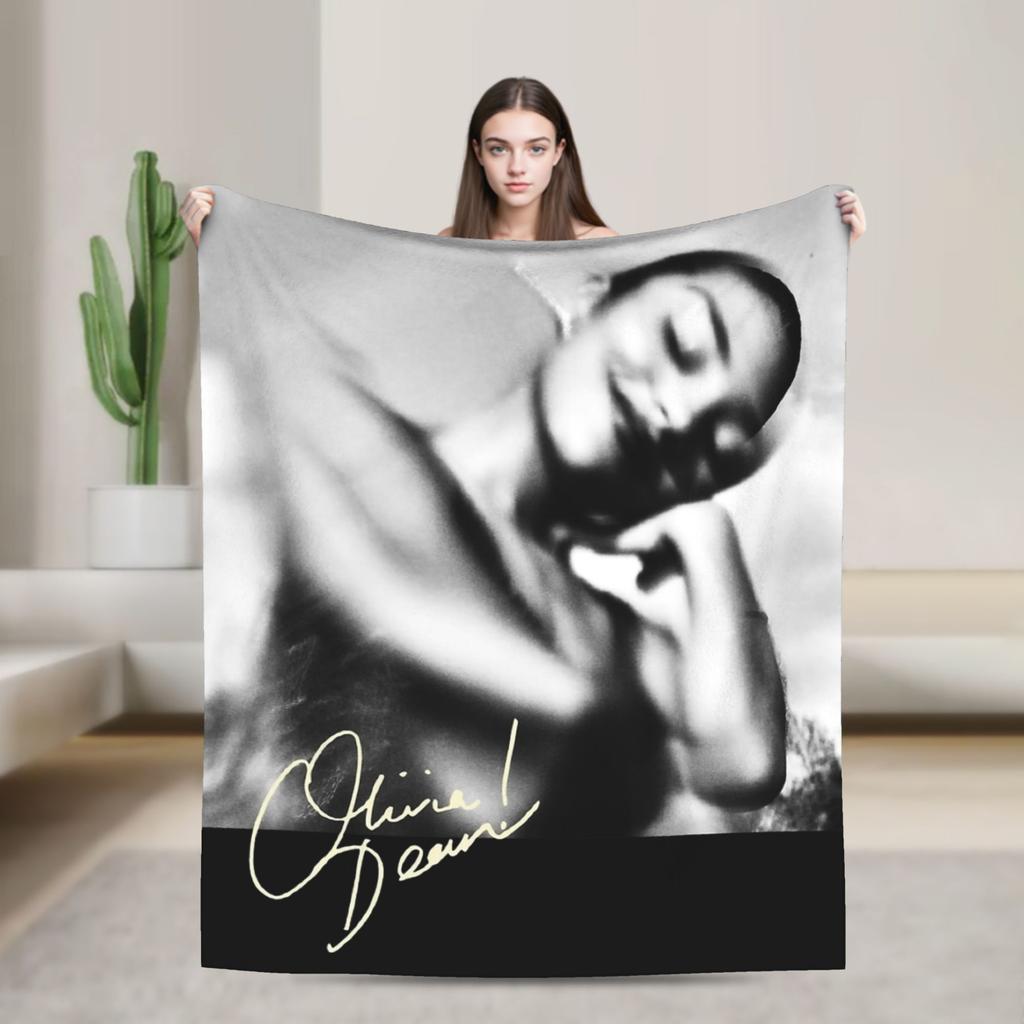 Singer Olivia Dean Blanket Multi-size Warm Cozy Fluffy  Throw Blankets for Couch Sofa and Bed