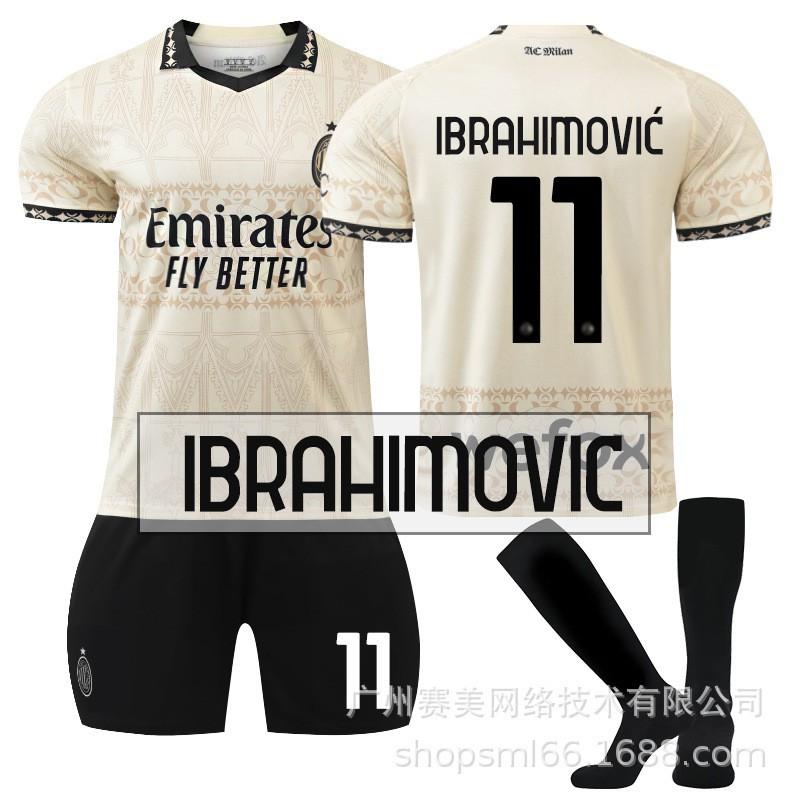 2324AC Milán Fotbalový dres pro čtyři hráče č.. 9 Giroud 10 Leo 11 Ibrahimovic 22 Kaka Sada dresů