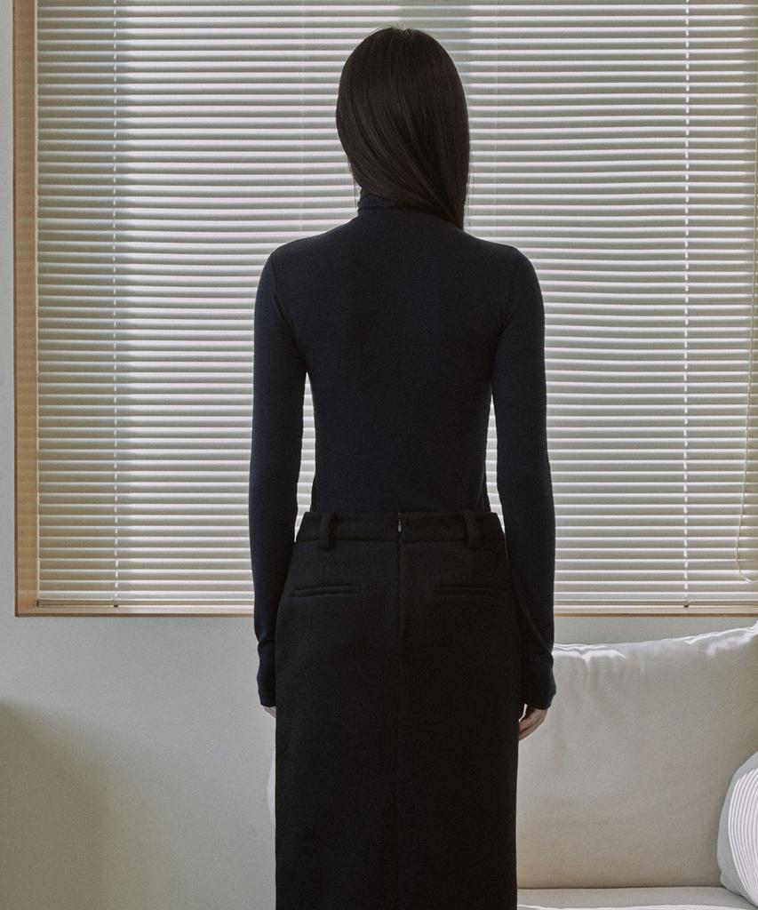 MAIS Essential Ribbed Wool Turtleneck / Navy