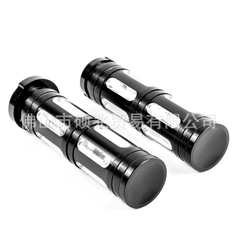 

CNC Handlebar Grips 25mm for Harley XL883/1200, Road Glide, and Road King