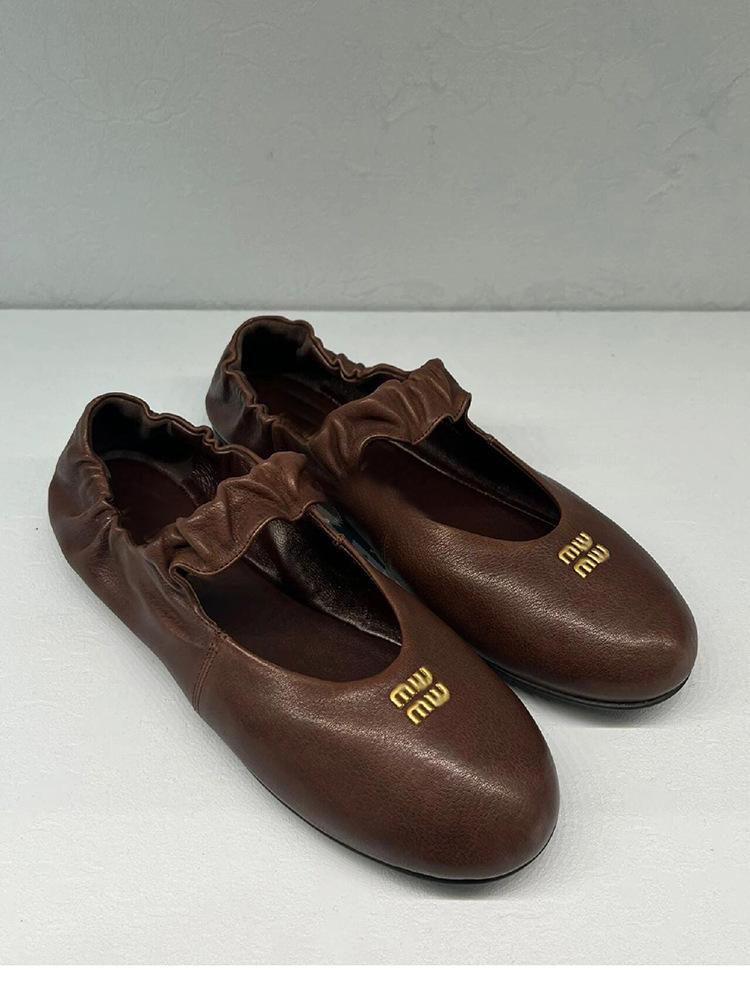 

Ах миу, те же туфли-балетки Мэри Джейн из мягкой плиссированной кожи на плоской подошве, ретро-повседневные маленькие кожаные туфли одинарные туфли 38 коричневый