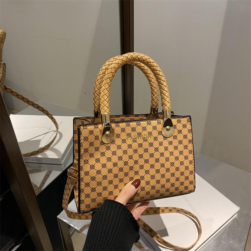 

Stylish Black Brown White Pu Leather Small Shoulder Bag For Women Trendy Casual Use StyleD