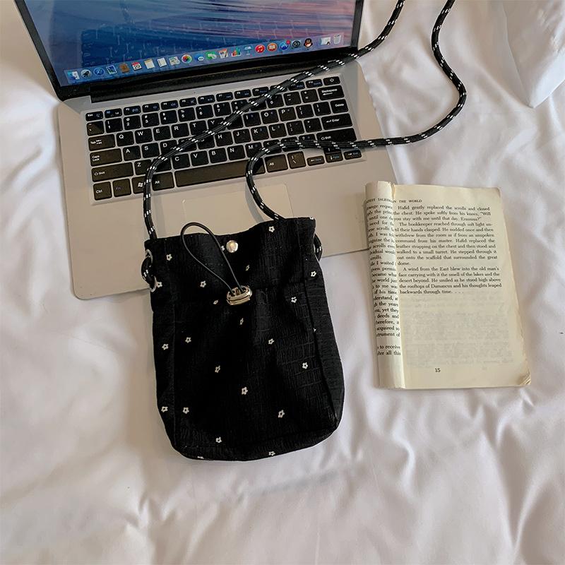 

Fashion Elegant Cloud Bags Korean Style Sweet Mobile Phone Bags Versatile Casual Messenger Bag New Style Pleated Crossbody Bags 15x5x19cm чёрный