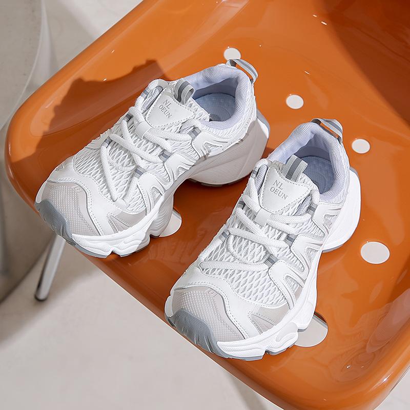 

2025 summer new soft leather thick sole heightening couple dad shoes women s versatile sports little white shoes large size 35-44 35 белый