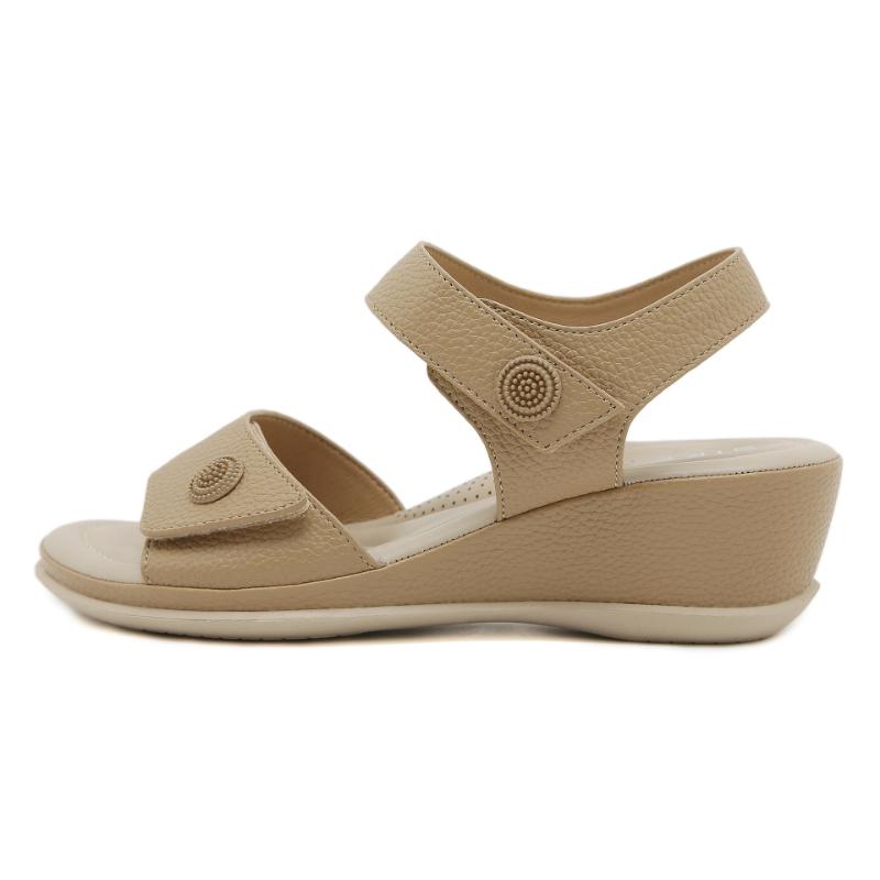 European And American New Summer Outdoor Leisure Button Simple Heel Beach Sandals Comfortable Mother Shoes Soft Leather