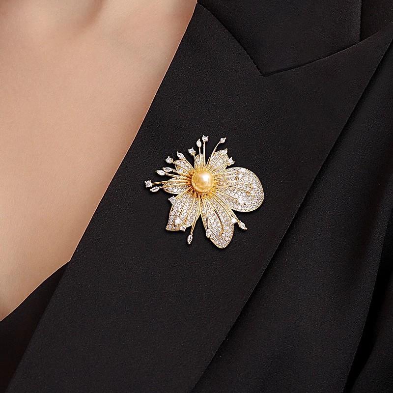 Exquisite Floral Posture, High-end Femininity and Floral Feel Brooch
