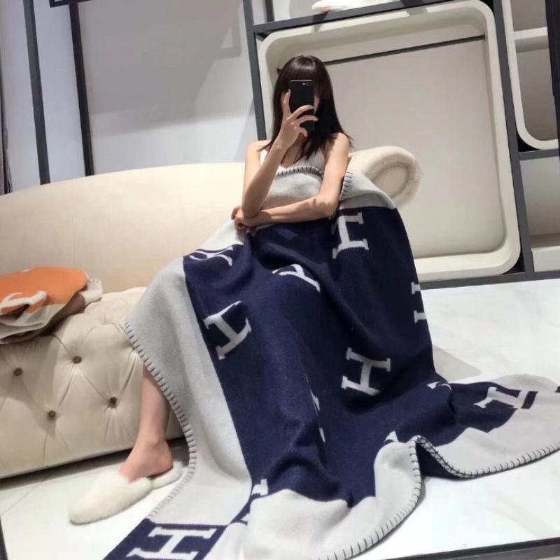 Fleece Blanket Single Blanket Air-Conditioned Blanket Sofa Cover Blanket Nap Blanket Blanket H-Letter Aviation Flight Blanket