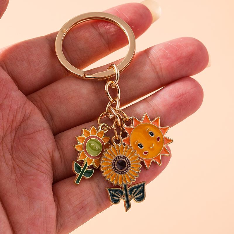 Pretty Enamel Sunflower Keychain Cartoon Sun Key Ring Pendants for Key Holder Women Girls Handbag Accessories DIY Jewelry Gift