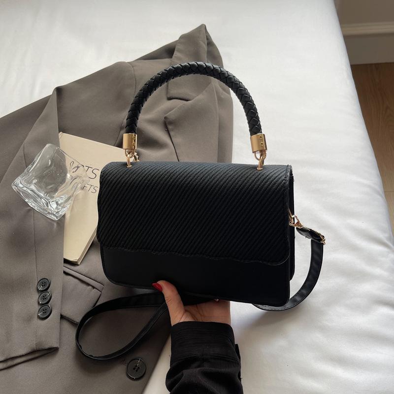 

Simple and versatile summer new high-end small square bag, female foreign personality temperament light luxury exquisite messenger bag
