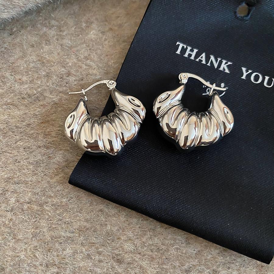Metal Smooth Shell-shaped Texture Ear Buckle Leisure Commuting Niche Versatile Earrings Light Luxury Earrings