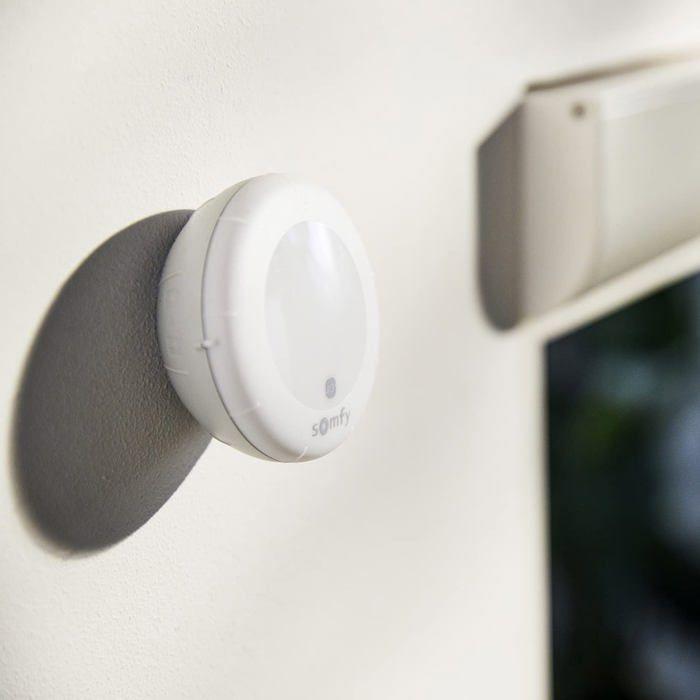 SOMFY 2401219 - Sunis Wirefree io - Kabelloser Außen-Sonnensensor - Funktioniert mit TaHoma (Schalter) oder eine Fernbedienung