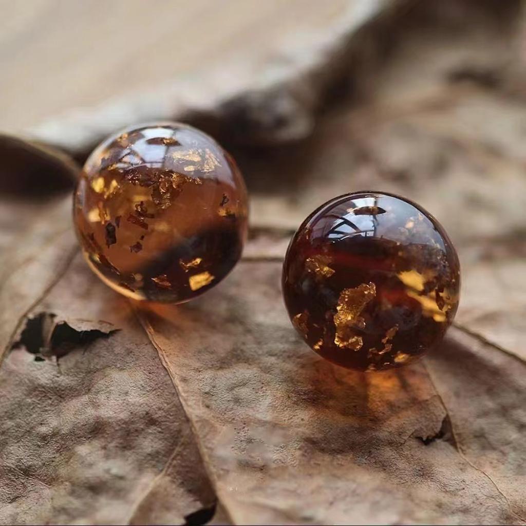 Amber Resin Stud Earrings Simple High-End Versatile Retro Earrings Temperament Elegant Maillard Women