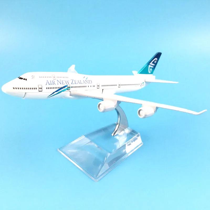 B747 Air New Zealand Airlines 1/400 Scale Model 747 Passenger Aircraft 16cm Model Alloy Model Decoration Display Home Ornament